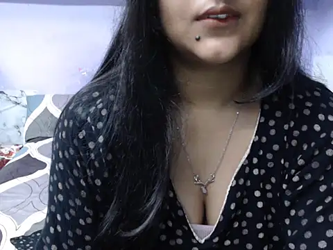 Freya nia online show from 9, 9, 2025