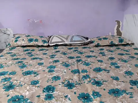 Freya nia online show from 3, 10, 2025