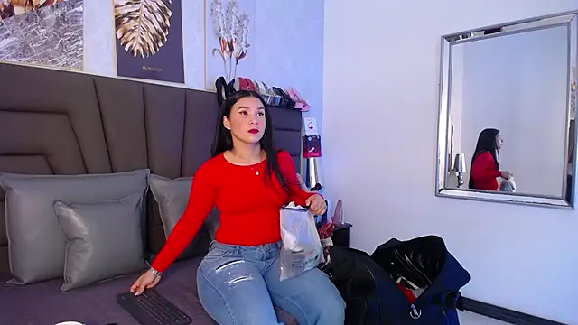 Sofi Perez  online show from 5, 4, 2026