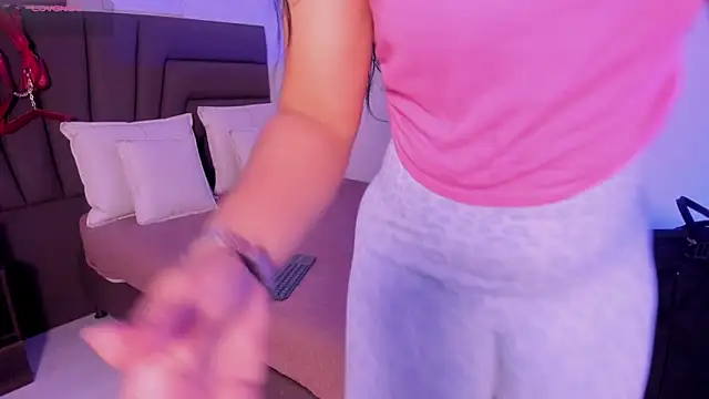 Sofi Perez  online show from 25, 2, 2026