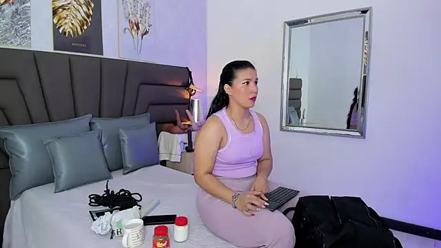 Sofi Perez  online show from 3, 6, 2026