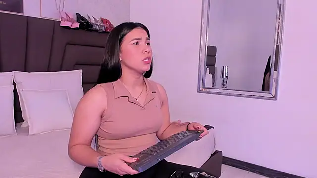 Sofi Perez  online show from 29, 9, 2025