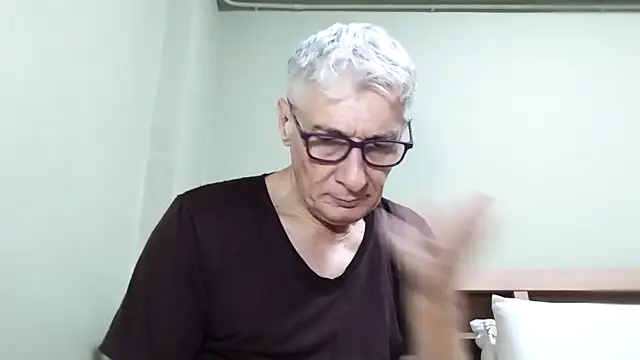 Snapshot of BIGUNCUTHARDCOCK chatting on 20, 12, 2025 BIGUNCUTHARDCOCK online show from 20, 12, 2025