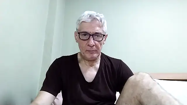 Snapshot of BIGUNCUTHARDCOCK chatting on 17, 12, 2025 BIGUNCUTHARDCOCK online show from 17, 12, 2025