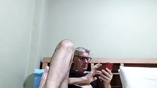 Snapshot of BIGUNCUTHARDCOCK chatting on 21, 12, 2025 BIGUNCUTHARDCOCK online show from 21, 12, 2025