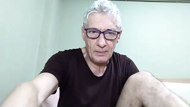 Snapshot of BIGUNCUTHARDCOCK chatting on 18, 12, 2025 BIGUNCUTHARDCOCK online show from 18, 12, 2025