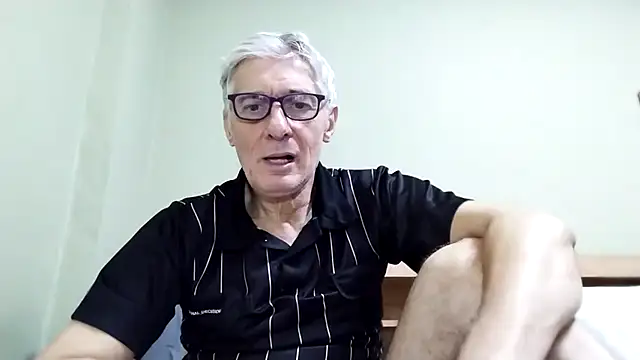 Snapshot of BIGUNCUTHARDCOCK chatting on 1, 12, 2025 BIGUNCUTHARDCOCK online show from 1, 12, 2025