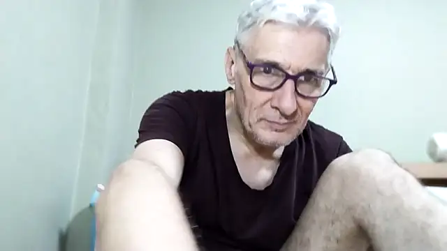 Snapshot of BIGUNCUTHARDCOCK chatting on 20, 12, 2025 BIGUNCUTHARDCOCK online show from 20, 12, 2025