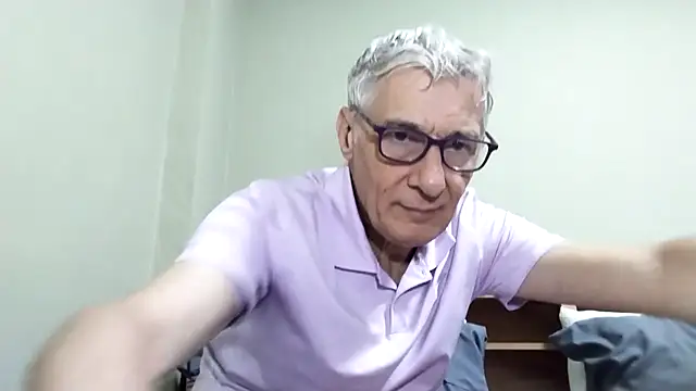 Snapshot of BIGUNCUTHARDCOCK chatting on 10, 1, 2026 BIGUNCUTHARDCOCK online show from 10, 1, 2026