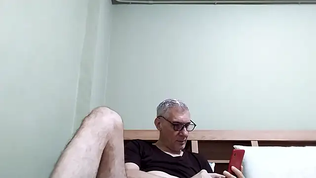 Snapshot of BIGUNCUTHARDCOCK chatting on 15, 1, 2026 BIGUNCUTHARDCOCK online show from 15, 1, 2026