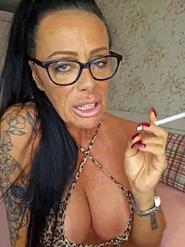 Misses-Cougar online show from 23, 4, 2026