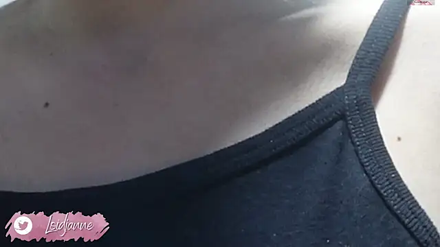 Snapshot of loIijanne chatting on 10, 11, 2025 loIijanne online show from 10, 11, 2025