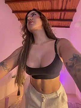 Sarapalmer1 online show from 4, 4, 2026