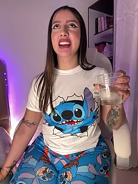 Sarapalmer1 online show from 6, 1, 2025