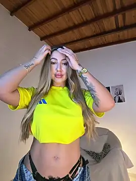 Sarapalmer1 online show from 17, 6, 2026