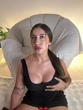 Sarapalmer1 online show from 12, 3, 2025