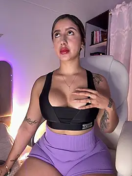 Sarapalmer1 online show from 6, 1, 2025