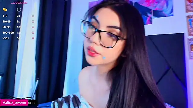 Aliceowenn online show from 11, 11, 2025