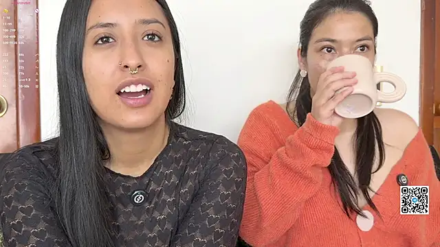 2SummerLove1 online show from 7, 4, 2026