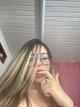 CristalGmez online show from 11, 3, 2025