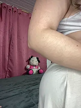 CristalGmez online show from 22, 1, 2025