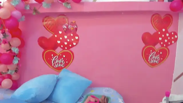 charlotte-11 online show from 17, 9, 2025