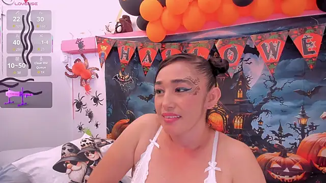 charlotte-11 online show from 16, 10, 2025