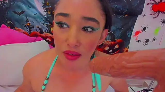 charlotte-11 online show from 4, 11, 2025