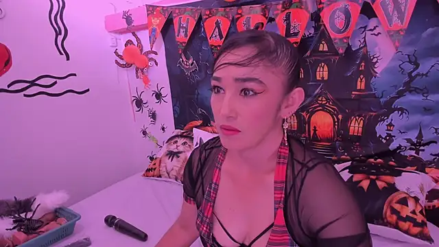 charlotte-11 online show from 24, 10, 2025