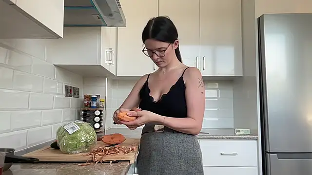 RoxiBlack online show from 10, 11, 2025