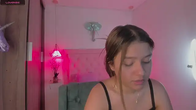 Snapshot of kimmy099 chatting on 9, 2, 2025 kimmy099 online show from 9, 2, 2025