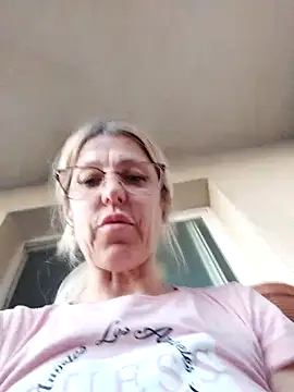 Snapshot of blondyruby chatting on 17, 2, 2026 blondyruby online show from 17, 2, 2026