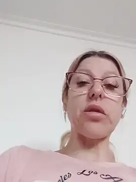 Snapshot of blondyruby chatting on 18, 2, 2026 blondyruby online show from 18, 2, 2026