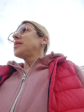 Snapshot of blondyruby chatting on 3, 2, 2026 blondyruby online show from 3, 2, 2026