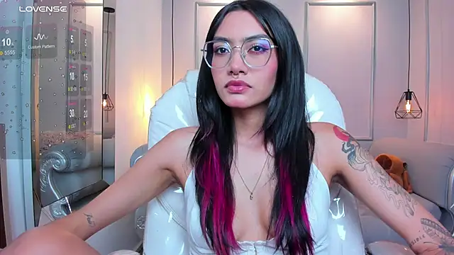 AzuraKindong online show from 10, 9, 2025