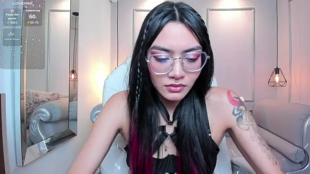 AzuraKindong online show from 1, 10, 2025