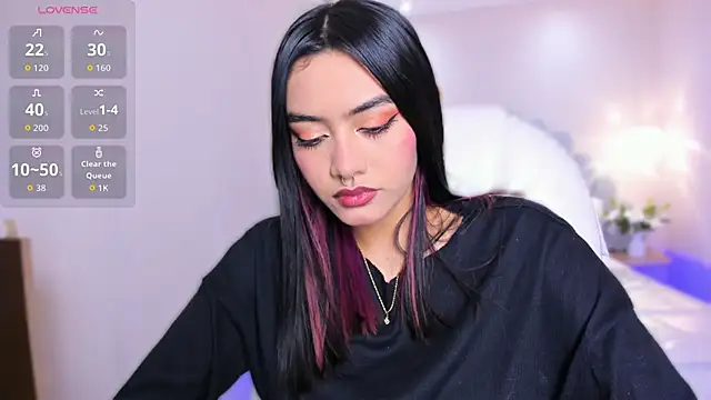 Snapshot of AzuraKindong chatting on 4, 6, 2026 AzuraKindong online show from 4, 6, 2026