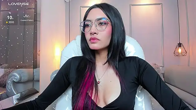 AzuraKindong online show from 10, 11, 2025