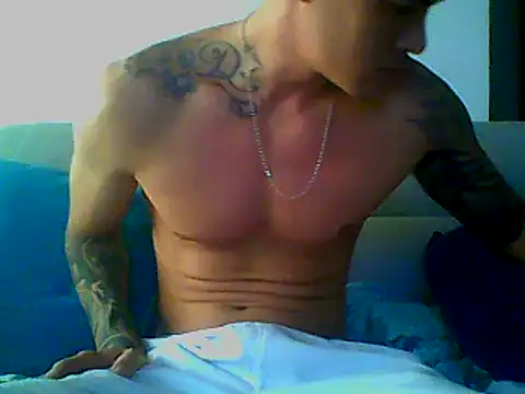 Snapshot of Skater29xx2 chatting on 17, 2, 2025 Skater29xx2 online show from 17, 2, 2025