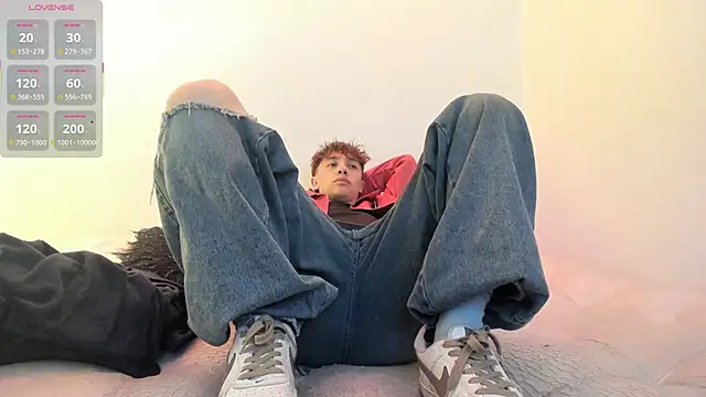 Tomy Rox online show from 3, 12, 2025