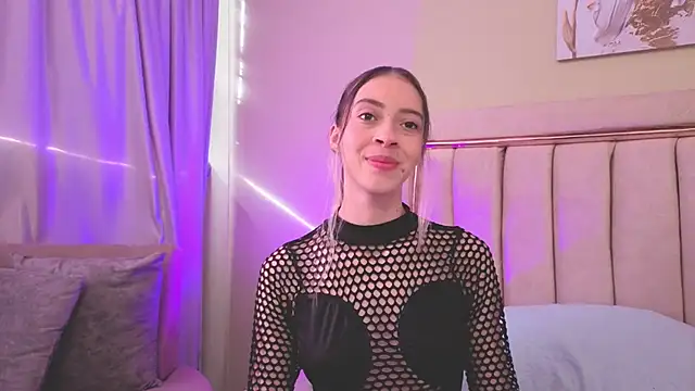 sophiia grey 1 online show from 22, 5, 2026
