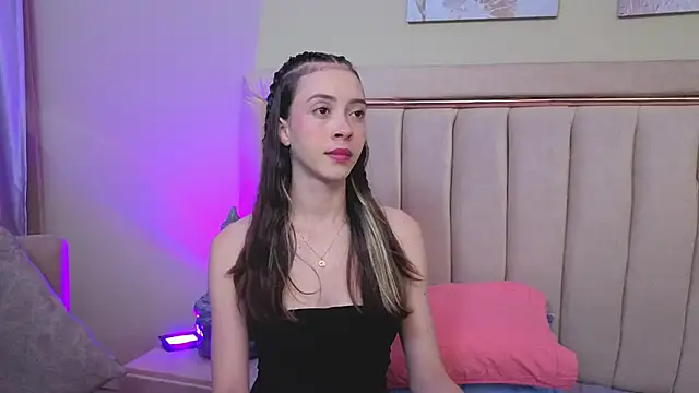 sophiia grey 1 online show from 28, 5, 2026