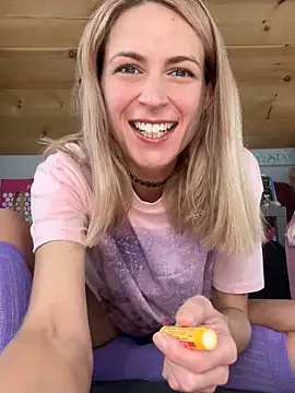 DanaeJustine online show from 14, 11, 2025