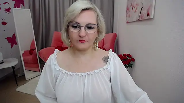 BlondeBrilliant7 online show from 16, 12, 2024