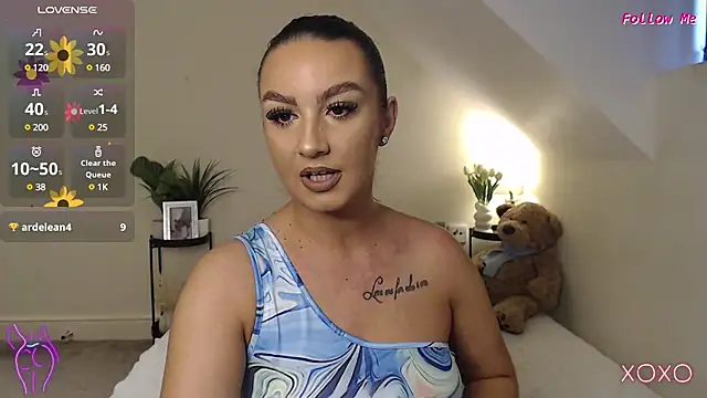 SecretSienna online show from 9, 3, 2025