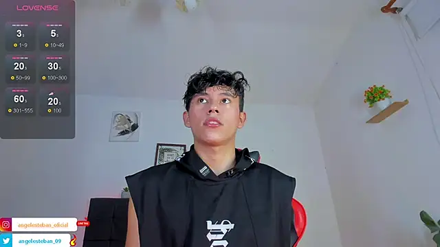 Snapshot of Angel_esteban_fx chatting on 12, 10, 2025 Angel esteban fx online show from 12, 10, 2025