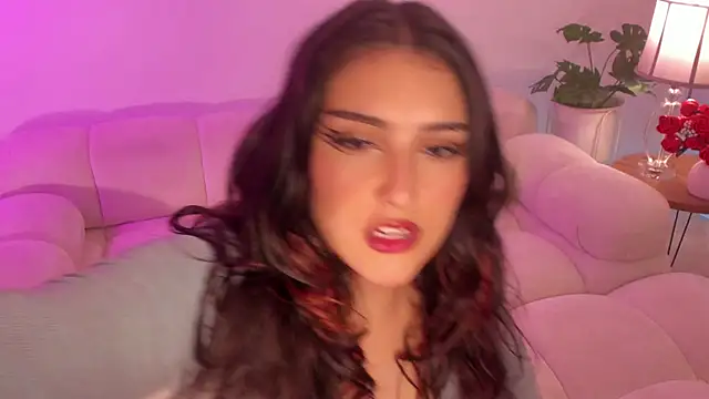 freya bella  online show from 8, 3, 2025