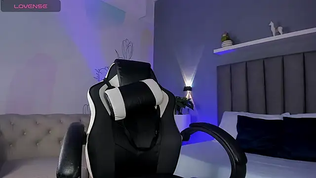 atenea jones online show from 3, 10, 2025