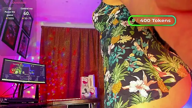 Snapshot of Romynahotx chatting on 5, 4, 2026 Romynahotx online show from 5, 4, 2026