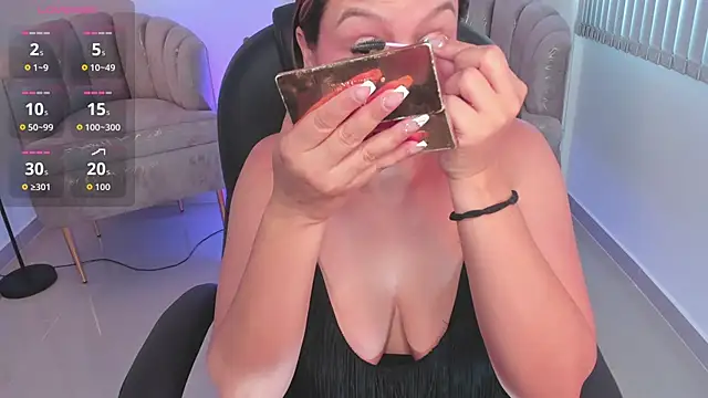 Aida adams online show from 8, 10, 2025